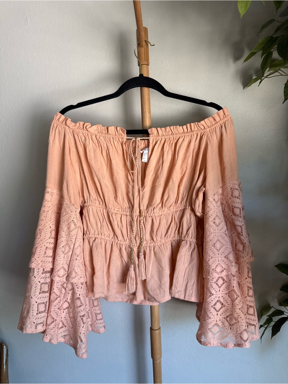 Venus Boho Peach Pink Off The Shoulder Lace Sleeves Blouse Women’s Size Medium